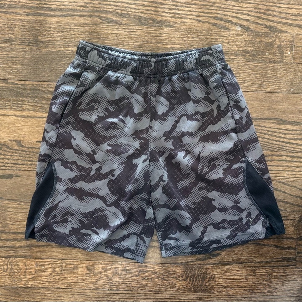 Boys Old Navy Camouflage Shorts size 8 - Picture 4 of 7
